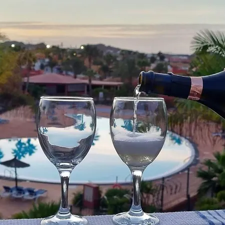 Frangipani - With Terrace & Shared Pool Апартаменты *