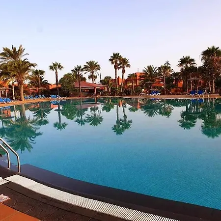 Appartement Frangipani - With Terrace & Shared Pool