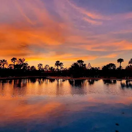 Frangipani - With Terrace & Shared Pool Appartement *