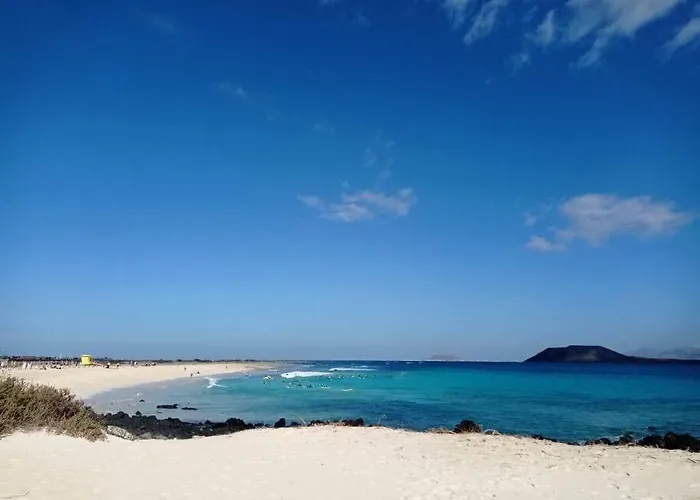 Appartamento Frangipani - With Terrace & Shared Pool