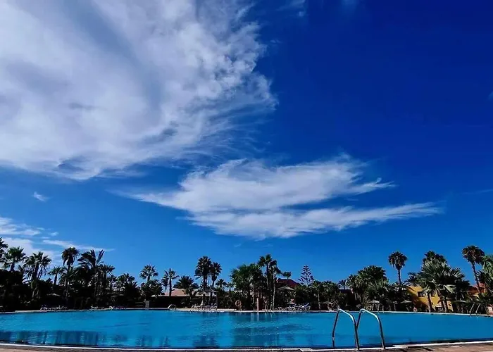 Апартаменты Frangipani - With Terrace & Shared Pool