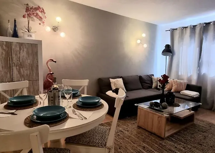 Frangipani - With Terrace & Shared Pool Appartamento