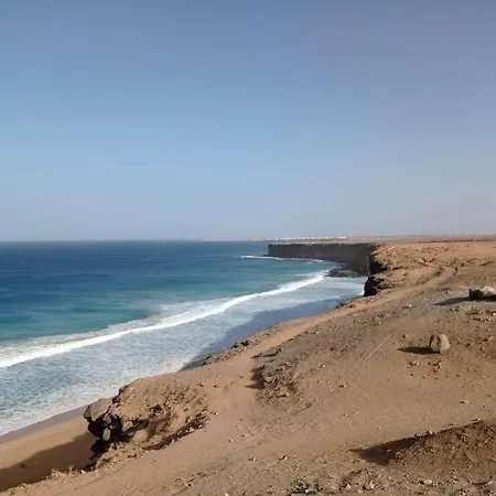 Frangipani - With Terrace & Shared Pool アパート コラレホ