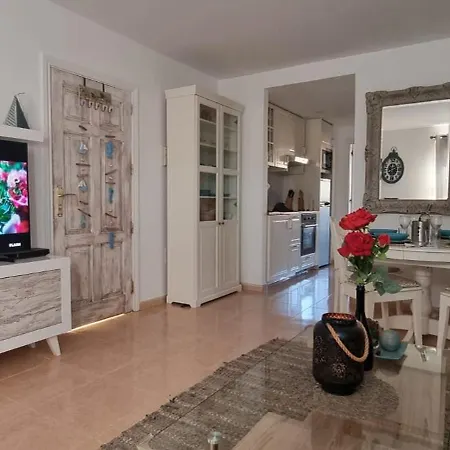Apartment Frangipani - With Terrace & Shared Pool *
