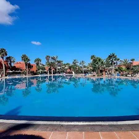 Frangipani - With Terrace & Shared Pool Apartment
