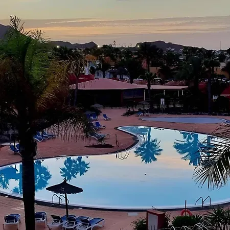 Apartment Frangipani - With Terrace & Shared Pool