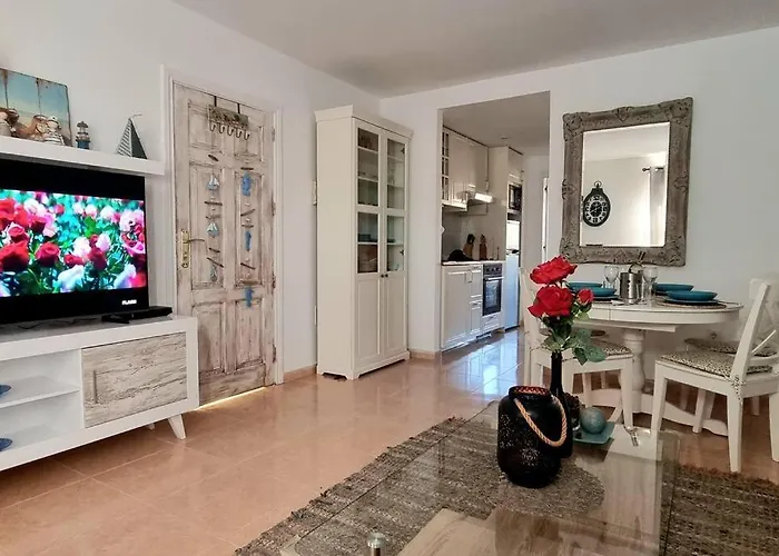 Frangipani - With Terrace & Shared Pool * Κοραλέχο