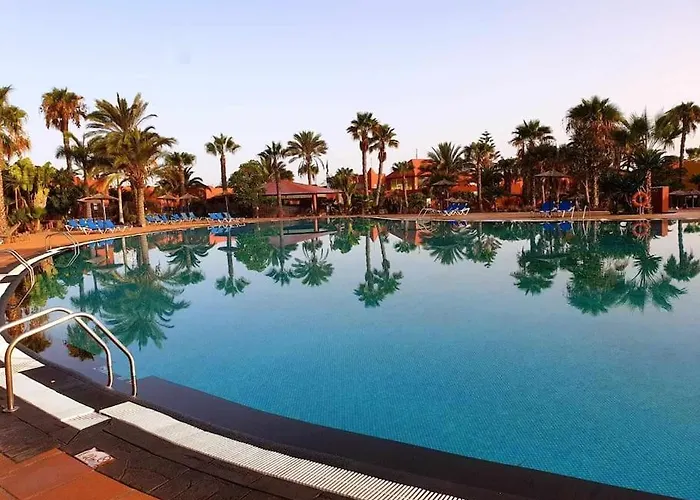 Διαμέρισμα Frangipani - With Terrace & Shared Pool