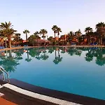 Apartment Frangipani - With Terrace & Shared Pool
