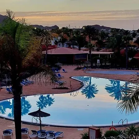 Apartment Frangipani - With Terrace & Shared Pool