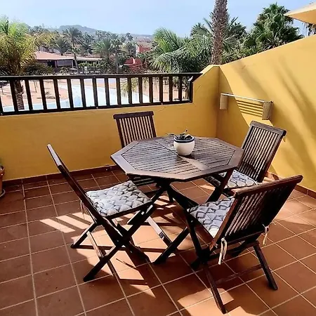 Frangipani - With Terrace & Shared Pool شقة